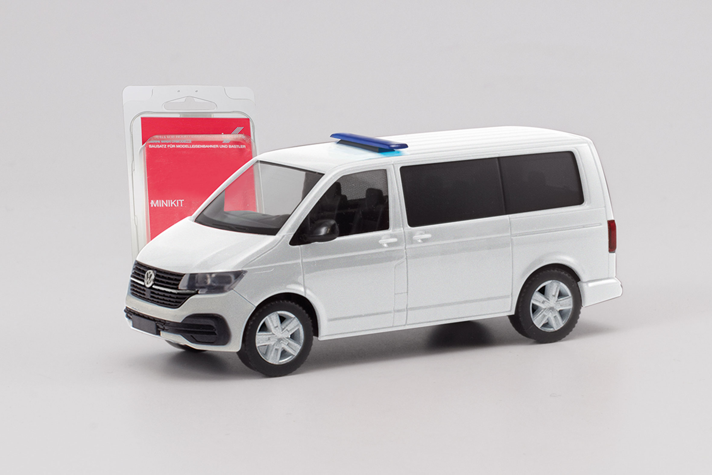 013895 Minikit: VW T6.1 Bus mit Hänsch DBS 5000