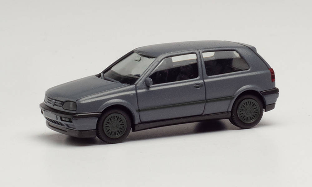 024075-002 VW Golf III VR6 nardograu
