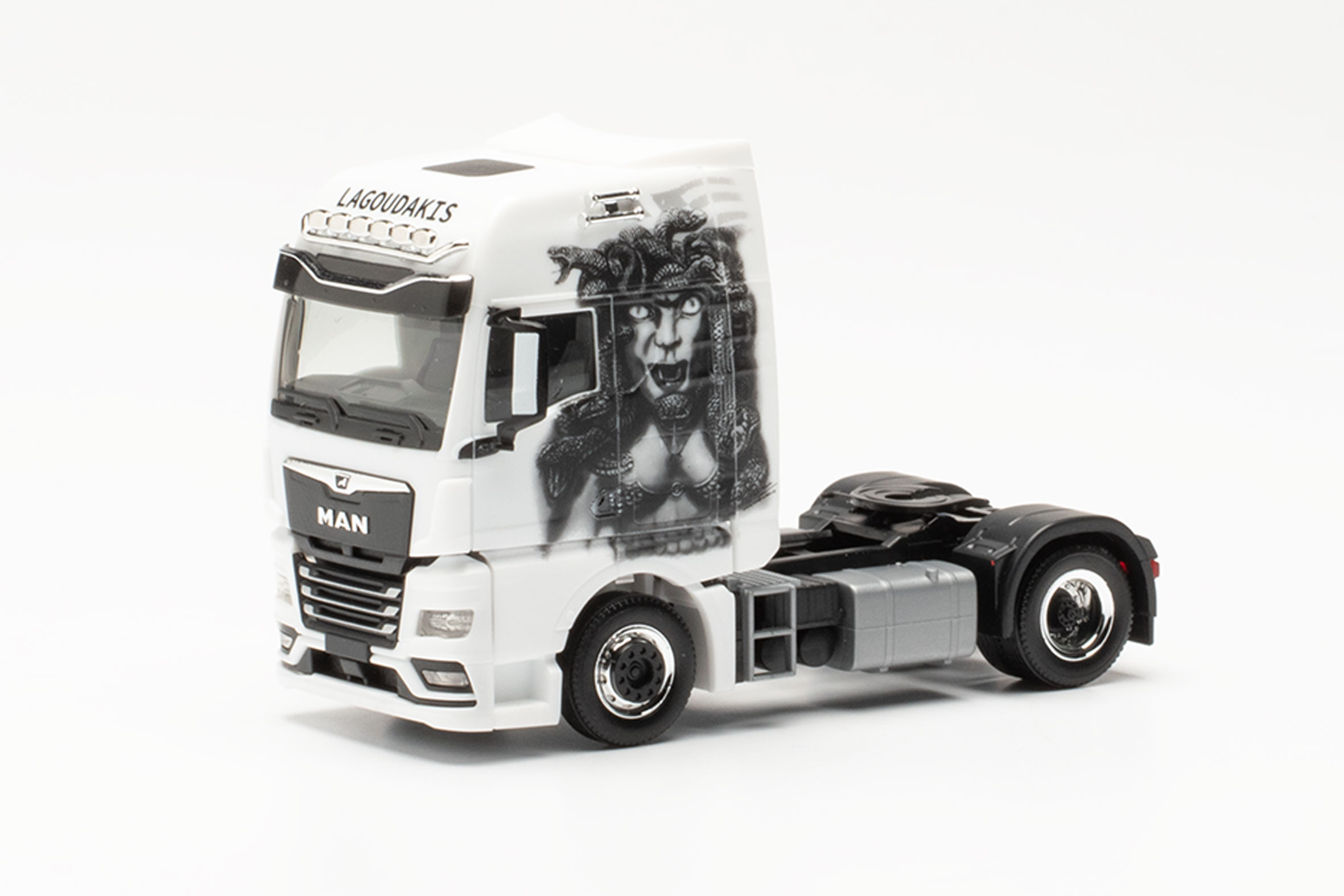 315722 MAN TGA XXL Lagoudakis 6 / Medusa
